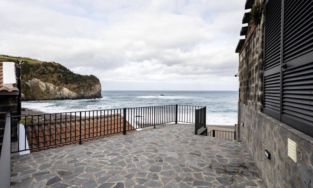 Ribeira Grande Apartment | GuestReady - beachfront retreat in Porto Formoso
