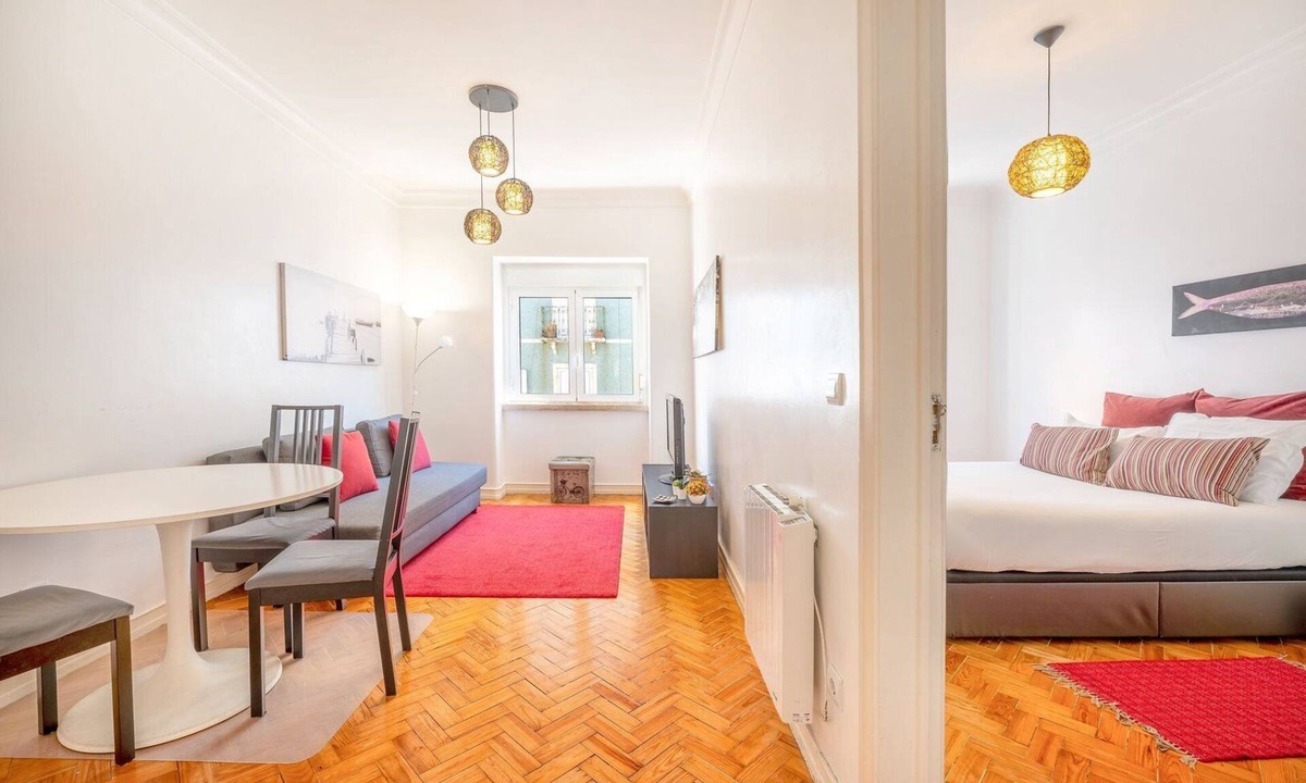 Sao Joao de Deus Apartment | GuestReady - Charme Rouge Lisbon