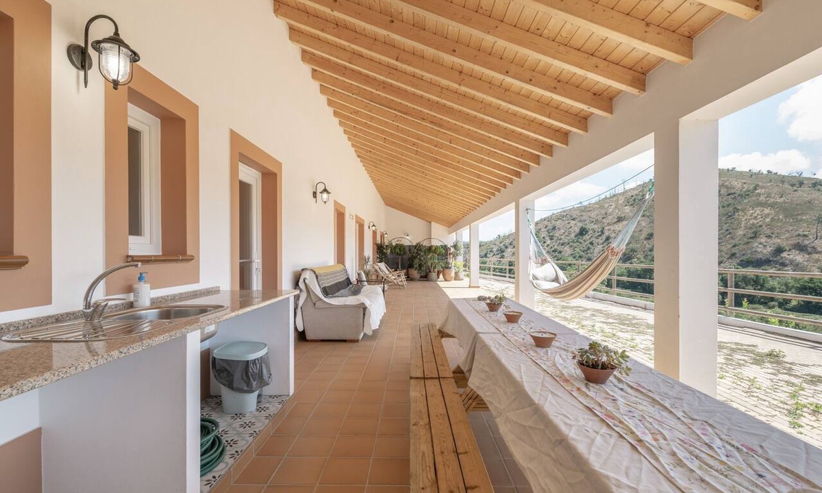 Baiona House | Holiday Home 'Ter Portela A Casa Do Mestre' with Mountain View, Shared Terrace and Wi-Fi