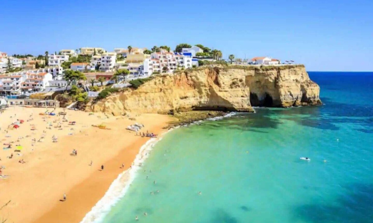 Vale de Covo House | Holiday Home "Vila Maria" with Shared Terrace & Wi-Fi