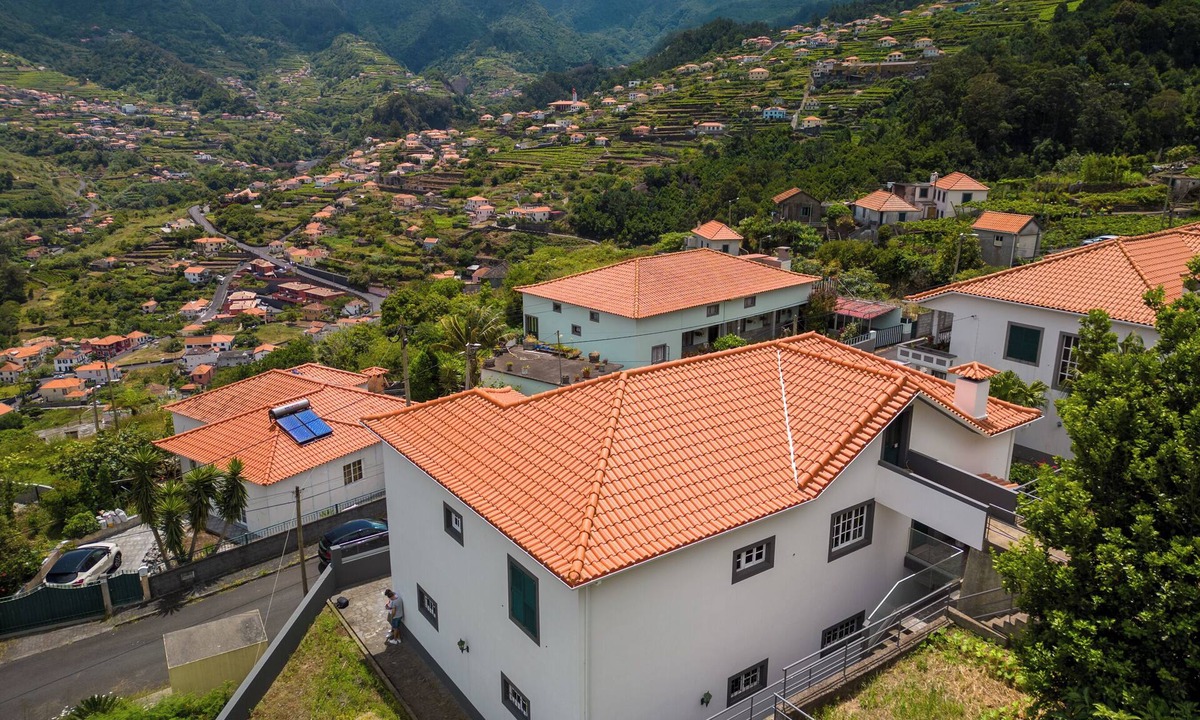 Sao Vicente House | Holiday home with games and entertainment room