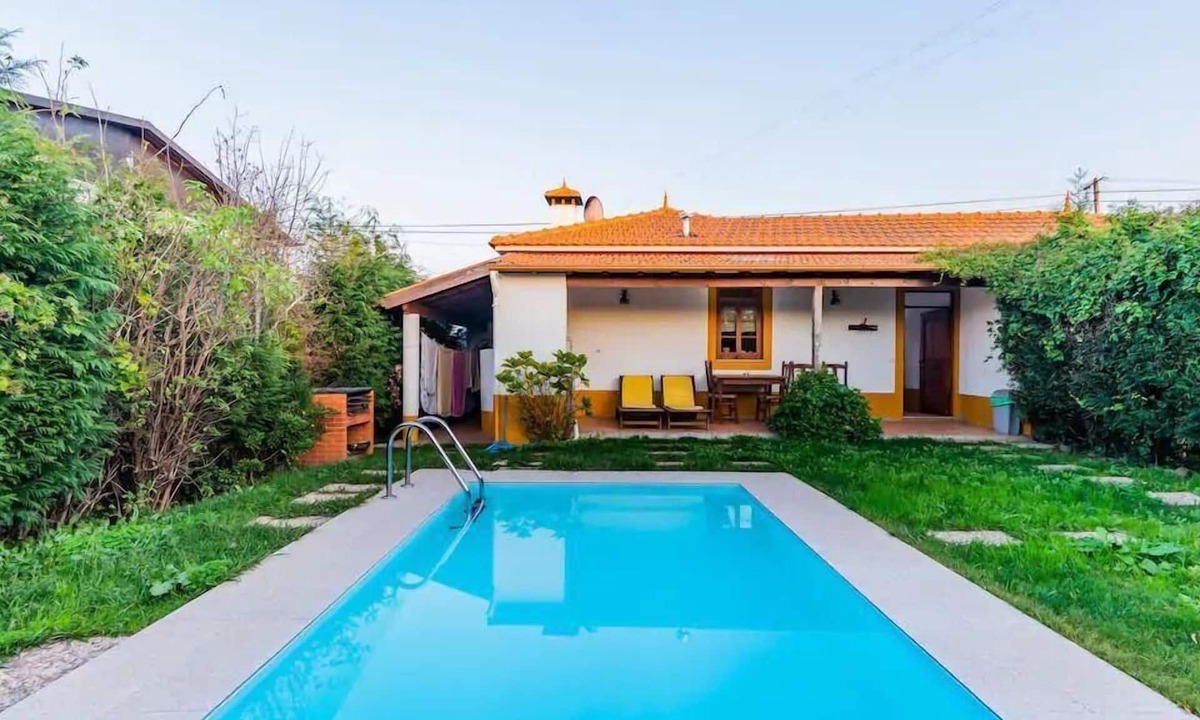 Espinho House | Holiday home with garden, grill, and terrace