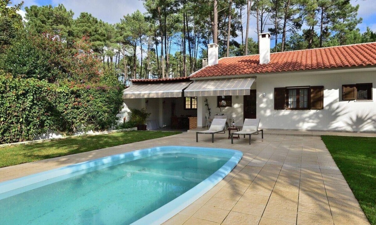 Verdizela House | Holiday home with garden, grill, and terrace
