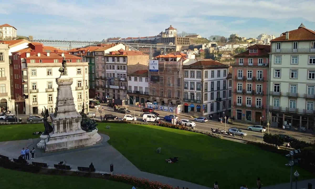 Sao Nicolau Apartment | Homerez - Appartement 3 km away from the beach for 8 ppl. with balcony at Porto