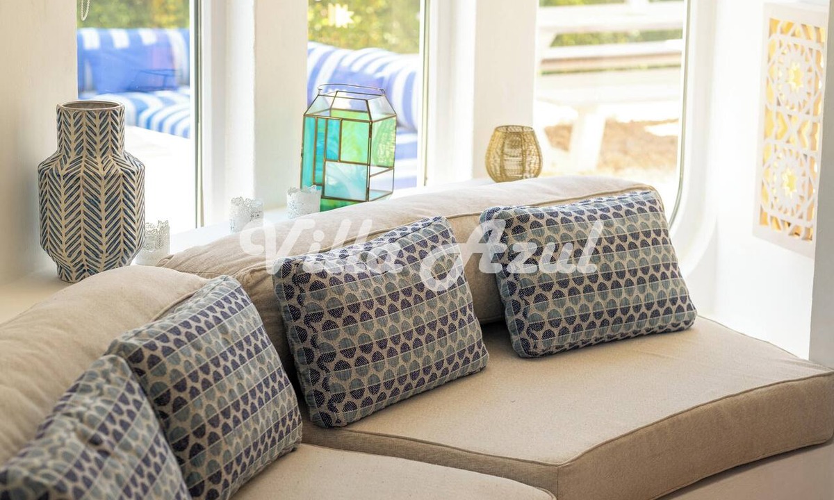 Quarteira Villa | Homerez - Villa with pool in Quarteira