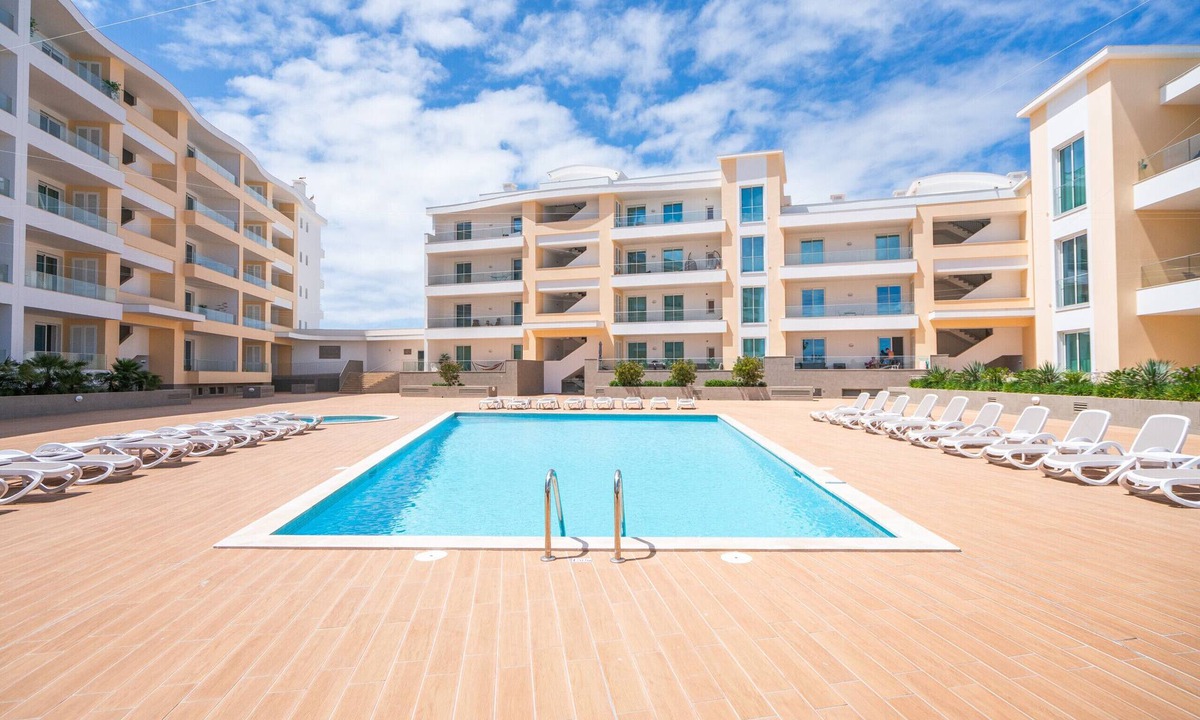 Lagos Apartment | LAGOS MARINA VIEW 4 WITH POOL by HOMING