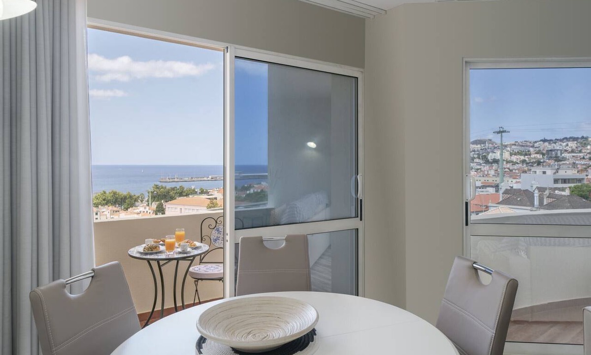 Santa Maria Maior Apartment | Light and sea view in Funchal Centre, Alegria III