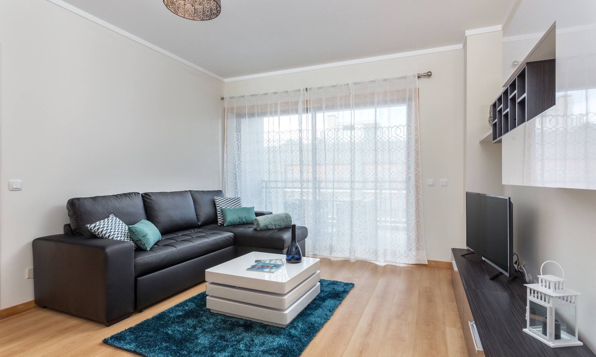 Olhao Apartment | Luxury 1-Bedroom Apartment with Rooftop Pool, Village Marina, Olhão