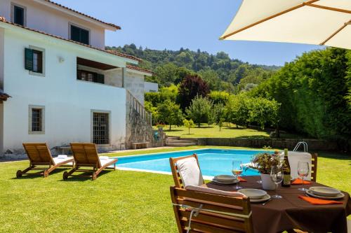 Tenoes Villa | Luxury Classic Villa with Private Pool - Bom Jesus