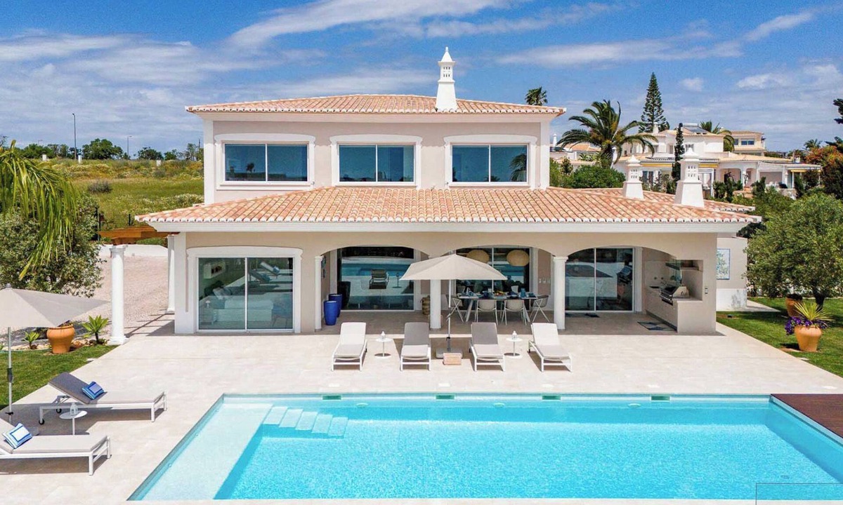 Mato Serrao Villa | Luxury Rental Villa in Carvoeiro Algarve with Private Pool