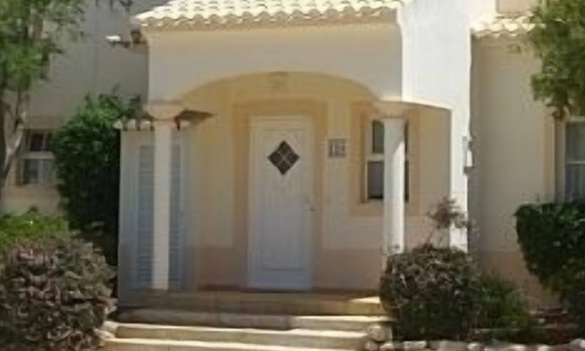 Budens Villa | Luxury Townhouse on Golf Resort with Communal Pool