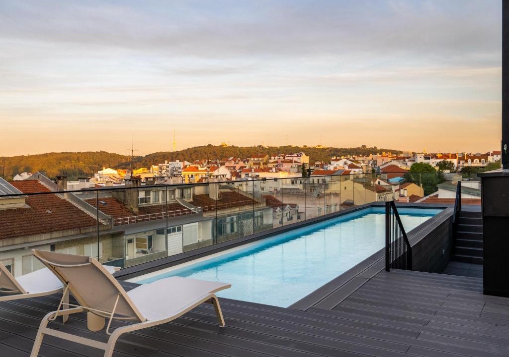 Lisbon Old Town Apartment | LX Living by Mirabilis