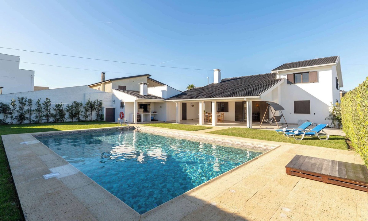 Esposende House | Ma-la Beach House by HostWise