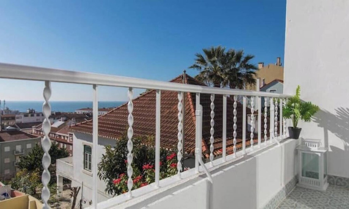 Linda-a-Velha Apartment | Manor House with Panoramic View over the Tagus and Atlantic