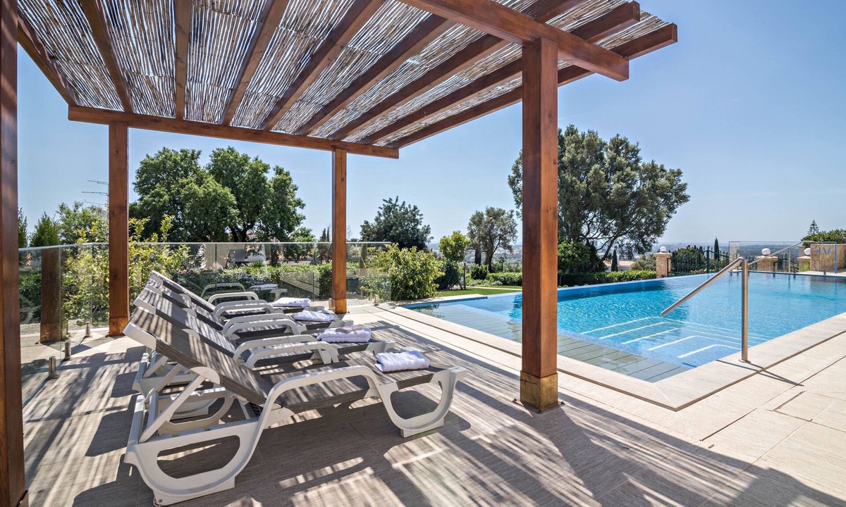 Vale Formoso Apartment | Mel de Flor Apartment with Sea View, Shared Infinity Pool, Garden & Wi-Fi