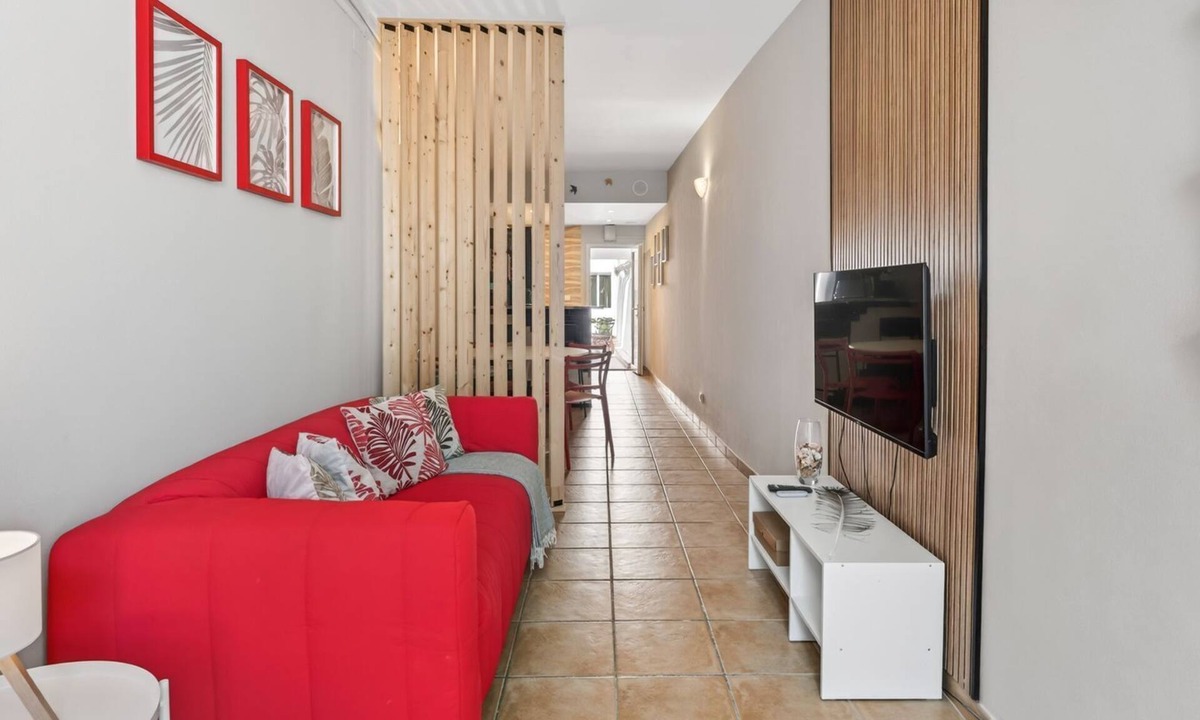 Cavacos Apartment | Modern 2Bdr House in Quarteira by LovelyStay