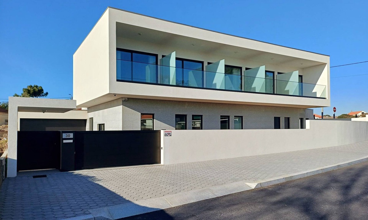 Canidelo House | Modern big rooms with private bathrooms, close to beach