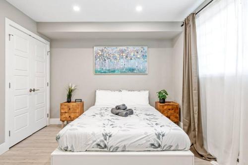North Central Edmonton Apartment | Modern Studio Unit - Close to DT