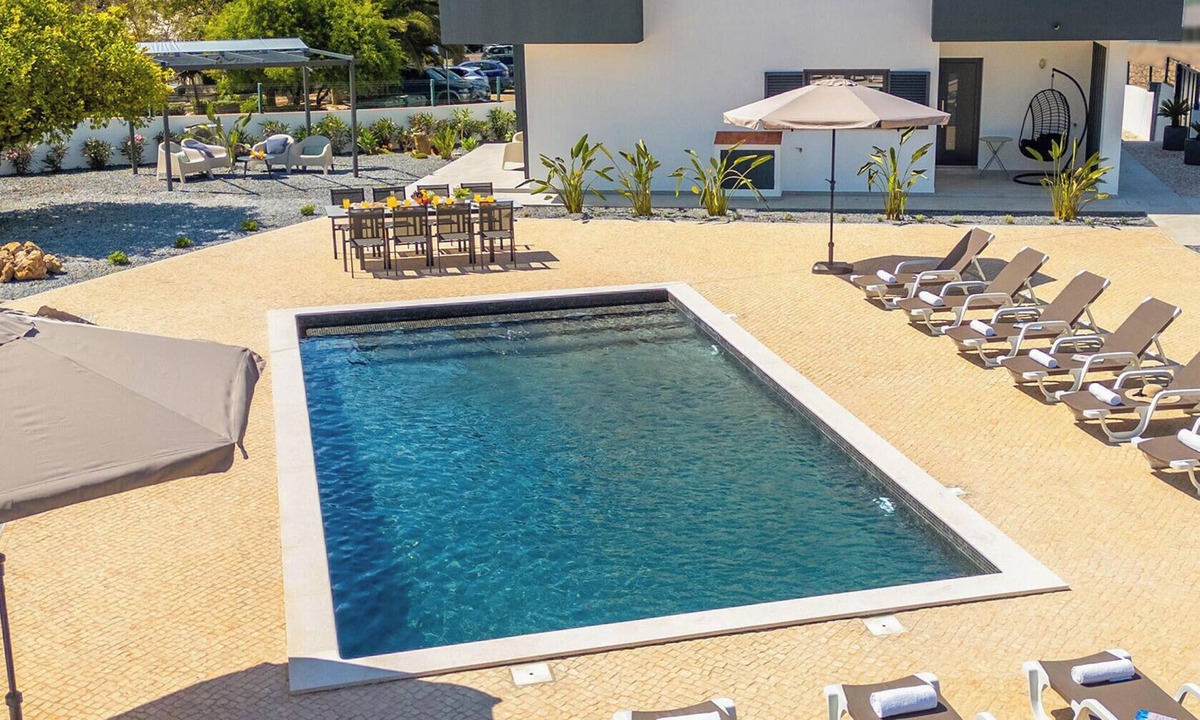 Albufeira Villa | Modern Villa w/Heatable Pool in Albufeira