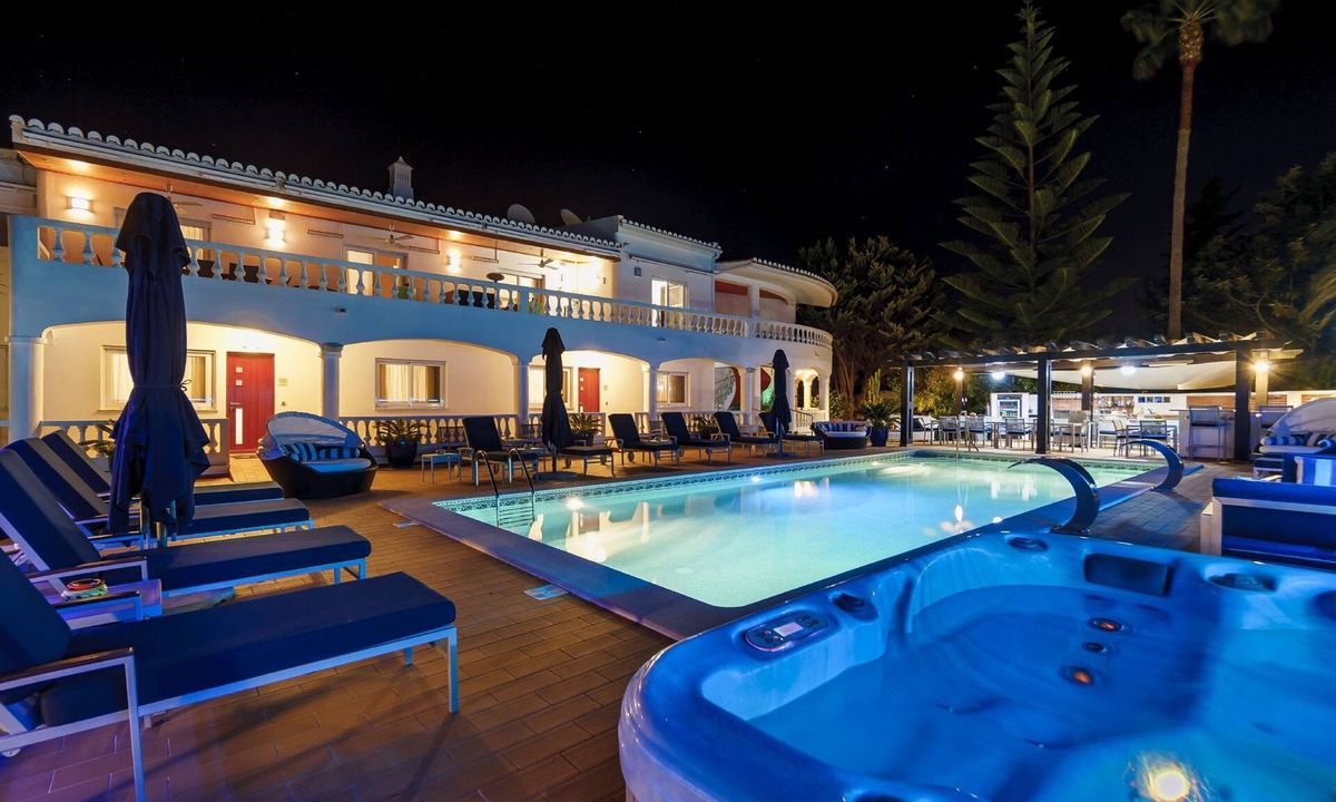 Funchal Apartment | Monte Amendoa Apt in Lagos
