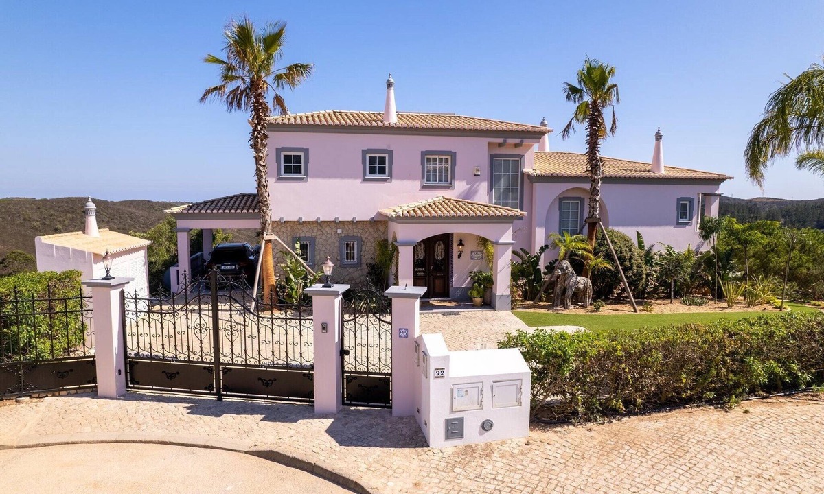 Budens Villa | Nice Villa in Budens with pool