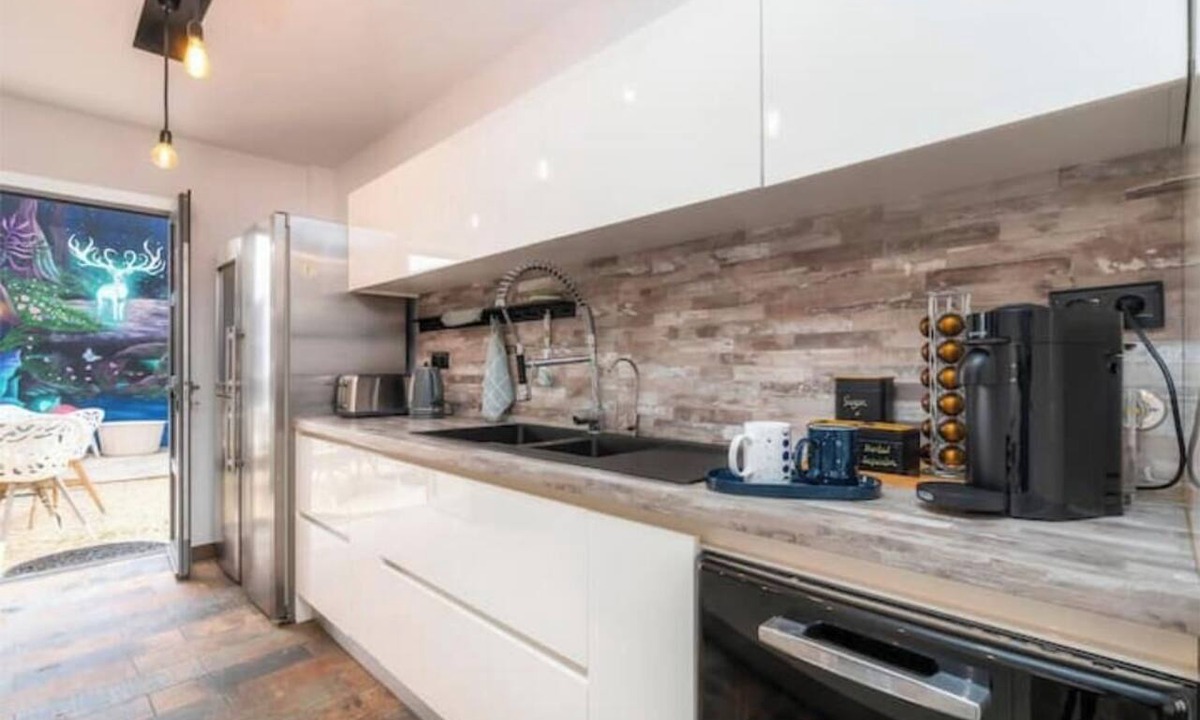 Sao Pedro House | Oak Moon House | Stylish & Central Stay in Faro