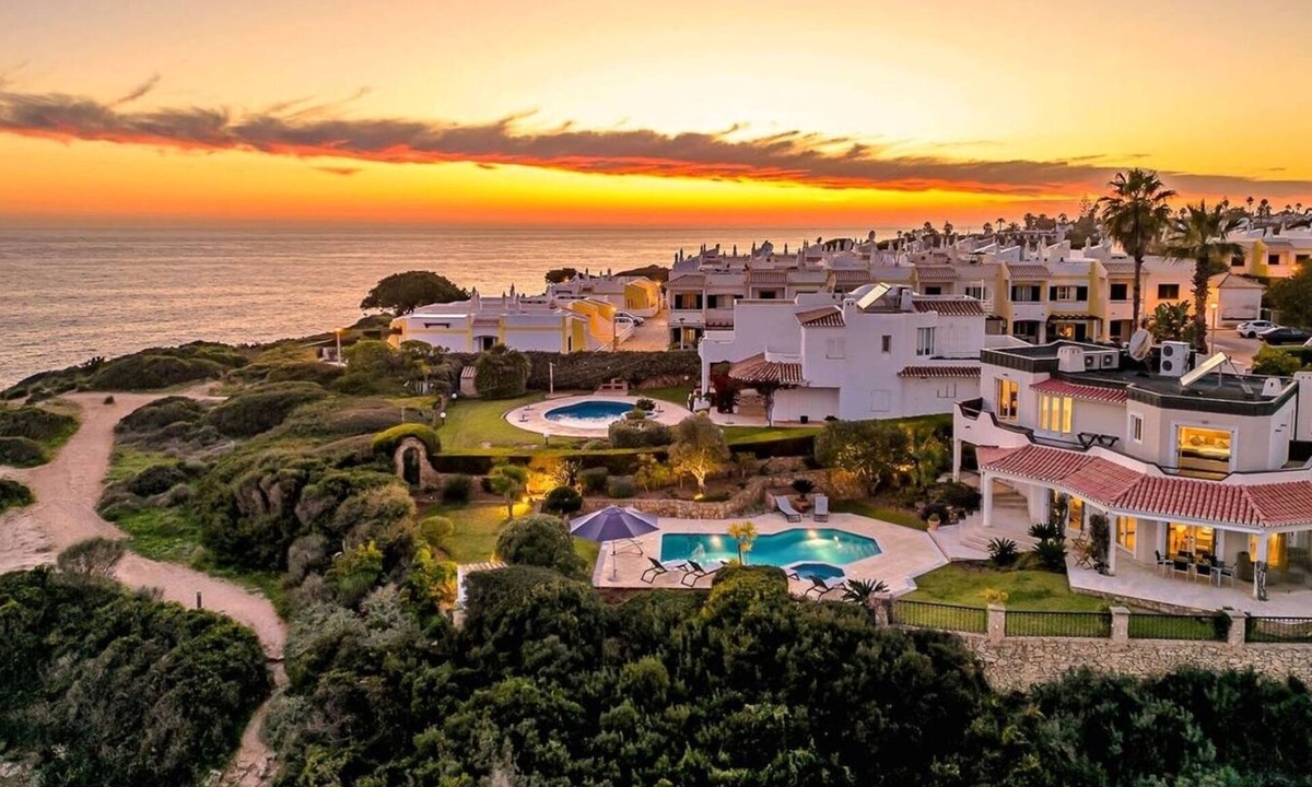 Benagil Villa | Oceanfront Algarve Villa with Pool, Jacuzzi & Benagil Views