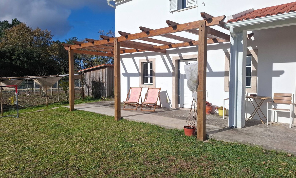 Casal do Abegao Cottage | OUR farm, with a garden, animals and vineyards.