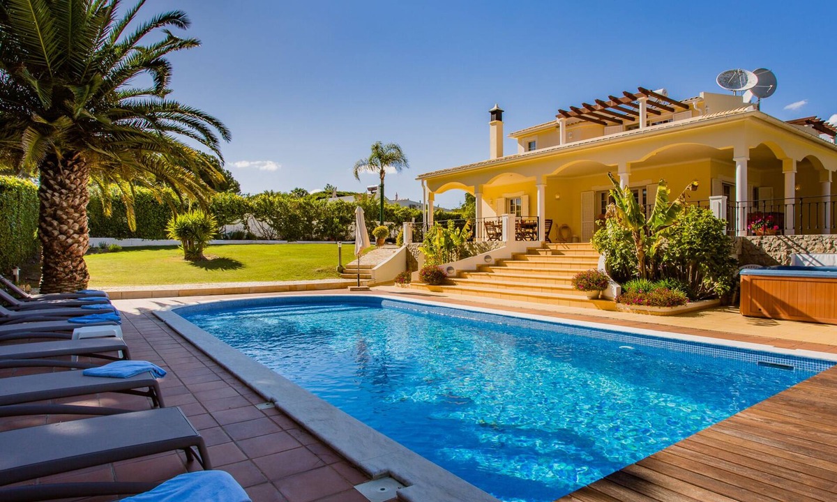 Almancil Villa | Popular property in a fabulous location between Vale do Lobo and Quinta do Lago
