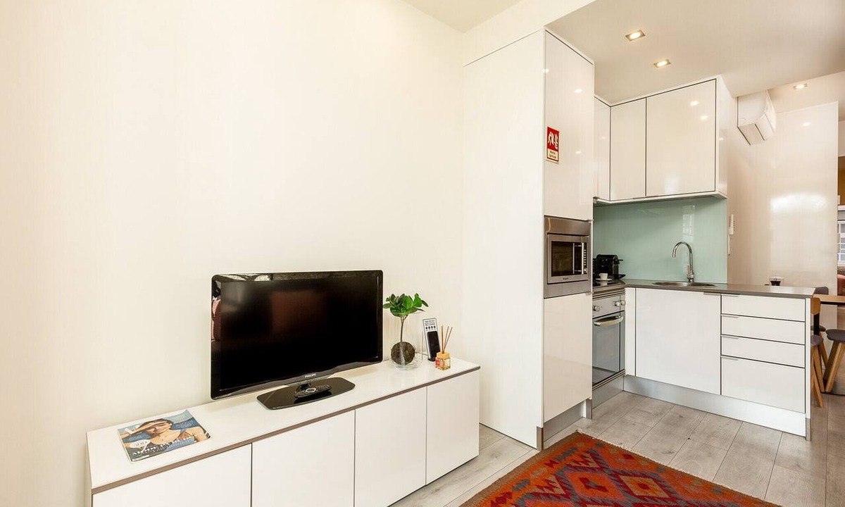 Sao Nicolau Apartment | Porto Stay for 3 near Ribeira