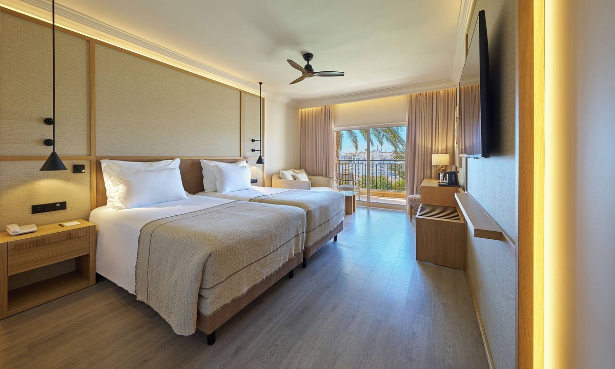 Olhos D'Agua Hotel | PortoBay Blue Ocean