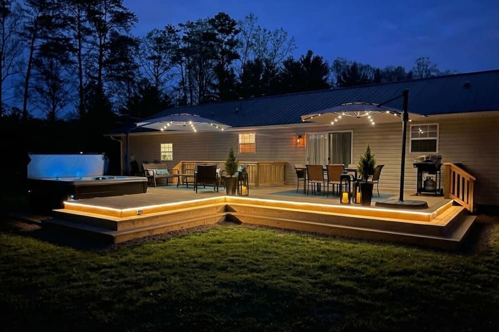 Arden House | Private Pickleball Court, Hot Tub and Fire Pit