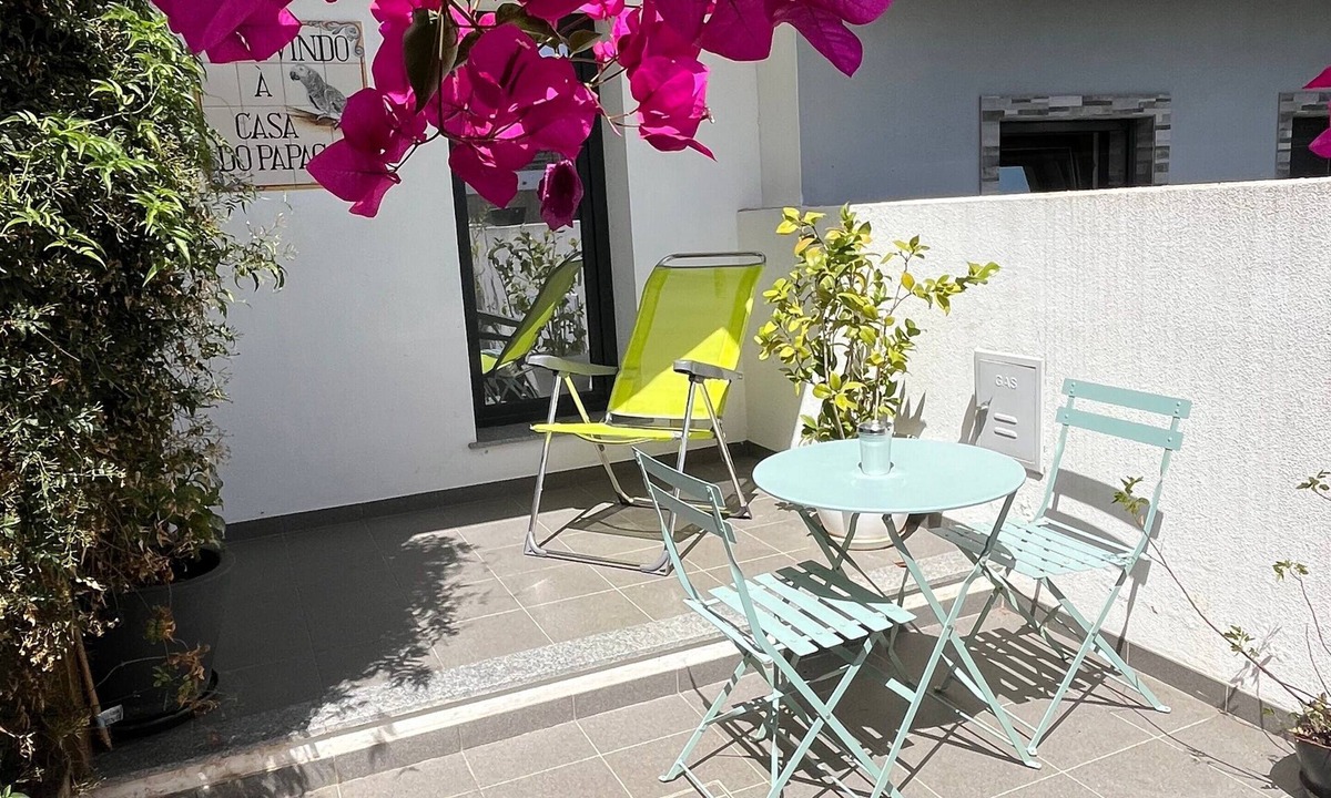 Setubal Apartment | Private Suite Quarto do Papagaio – Terrace, Garden & Private Entrance