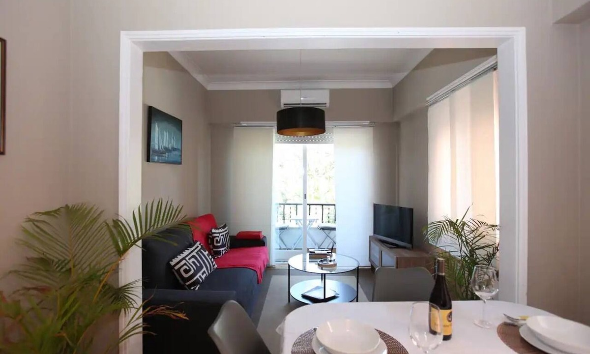 Odivelas Apartment | Private Terrace with Sun 15 minutes from Lisbon and the Airport