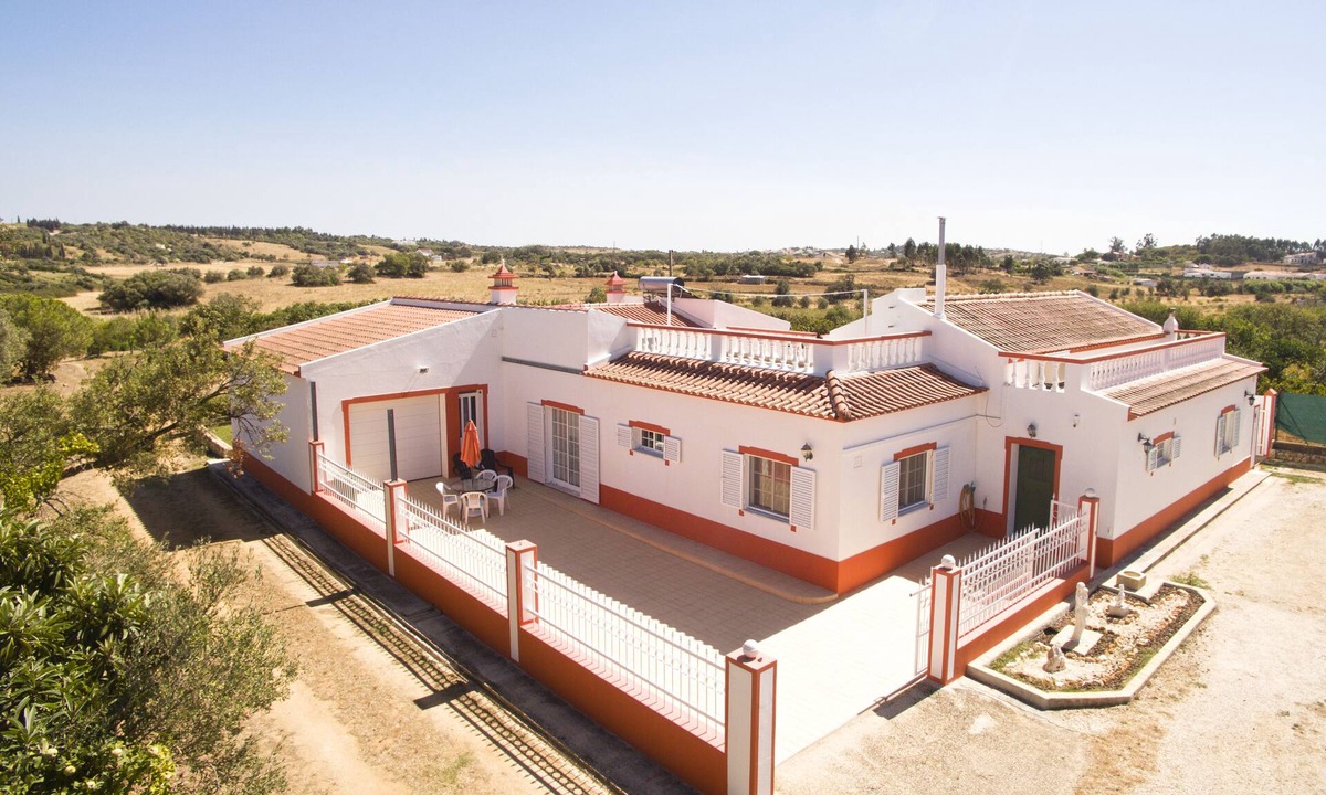Alfarrobeira Villa | Private villa with a plunge pool near the beach, featuring 2 large terraces and a hi-fi system