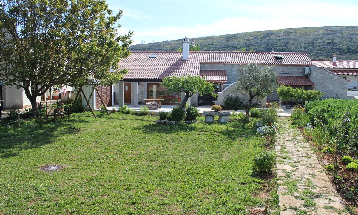Mendiga Cottage | Retiro da Avó Lídia – Exclusivity Entire House – 4 suites with private bathroom