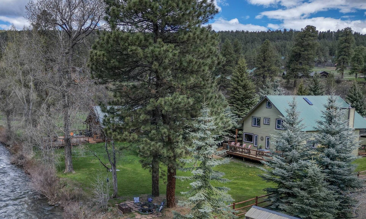 San Juan River Village House | Riverfront Fire Pit, Gas Stove, Near Skiing, Hot Springs, & Hiking Adventures!