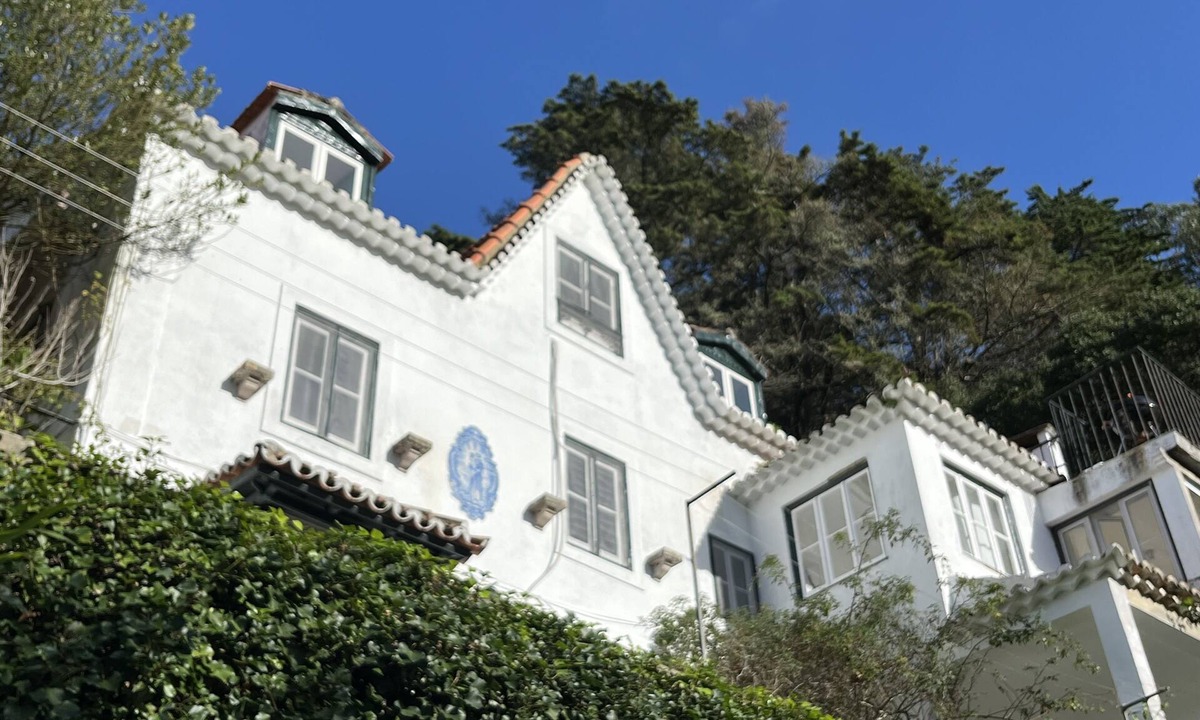 Sintra Ski Chalet | Romantic Challet in Old Town Sintra With Views. Pets are Welcome!