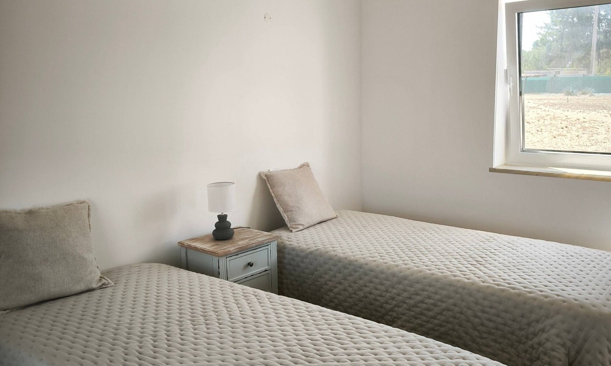 Odemira Apartment | Room 'Quinta - Quarto 3' with Mountain View, Wi-Fi and Air Conditioning