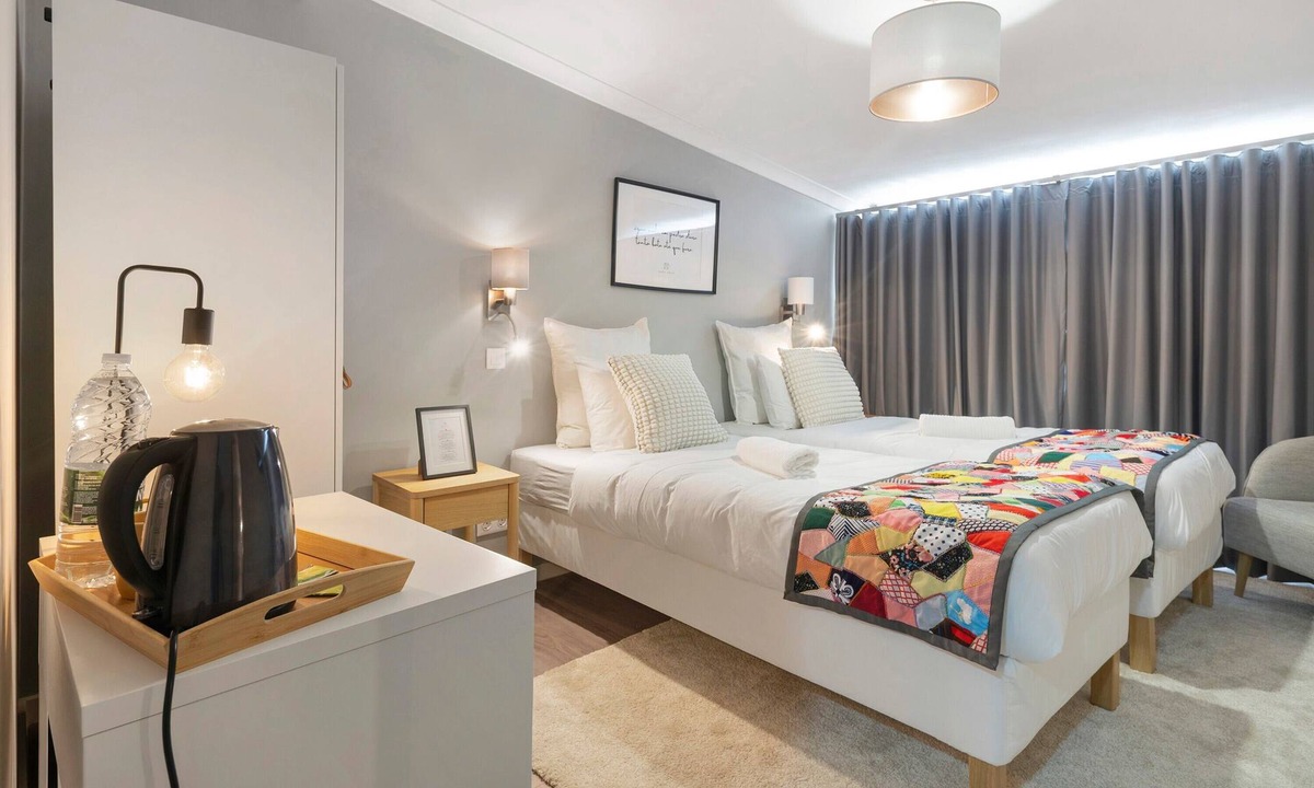Angra do Heroismo Apartment | Room 'Suite Dupla - Navegador' with Shared Terrace and Wi-Fi