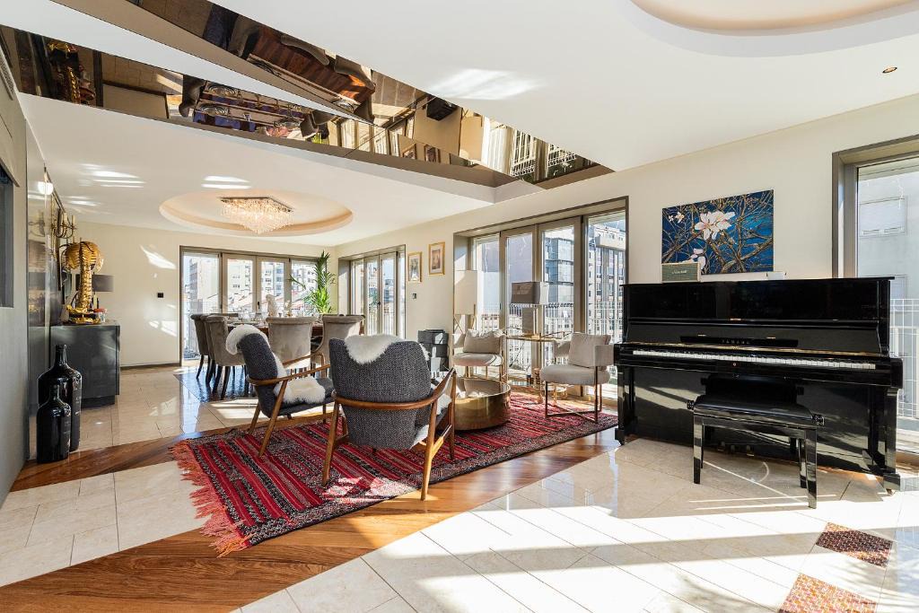 Lisbon Old Town Apartment | Saldanha Penthouse