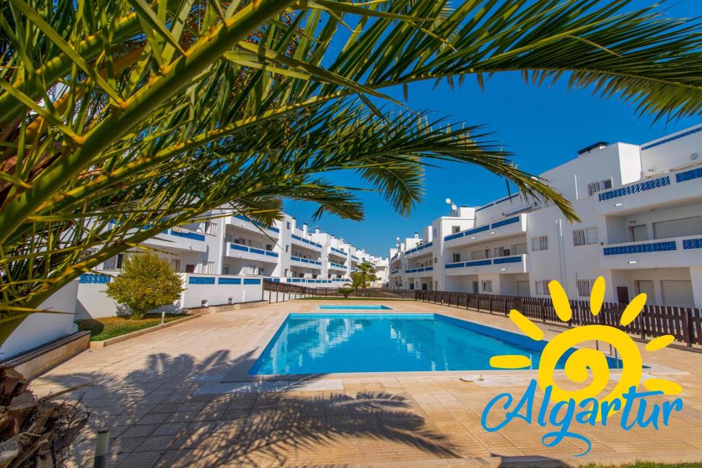 Santa Luzia Apartment | Santa Luzia Residence by Algartur - 5 mins Downtown - AC - Pool - Wi-Fi - Smart TV