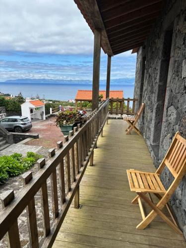 Sao Roque do Pico House | Sara Village
