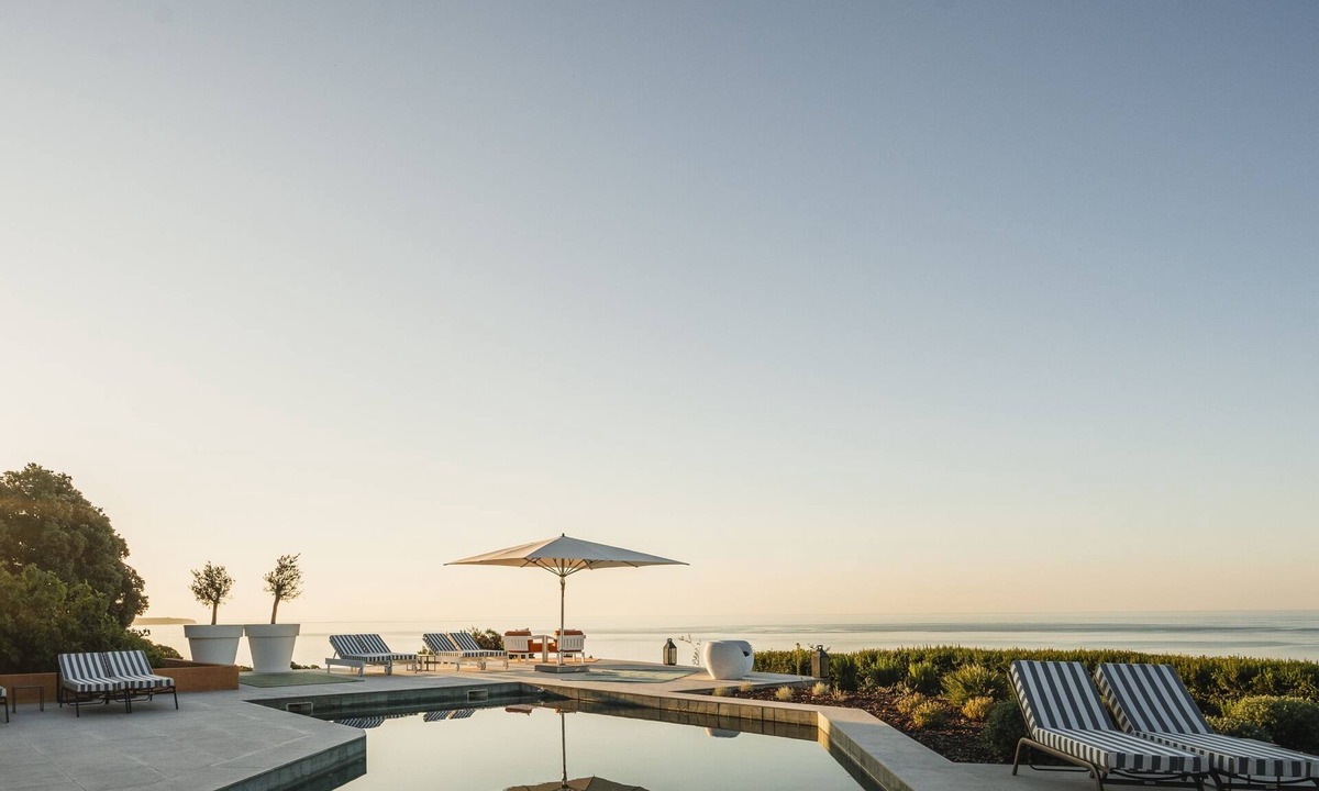 Lagos Hotel | Serene Retreat Near Santo António Golf Course - 6.6 miles away from the property