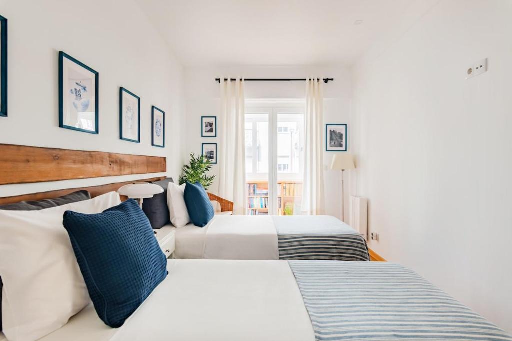 Sao Joao de Deus Apartment | @ShôLubi - Charming, Quiet & Cozy!