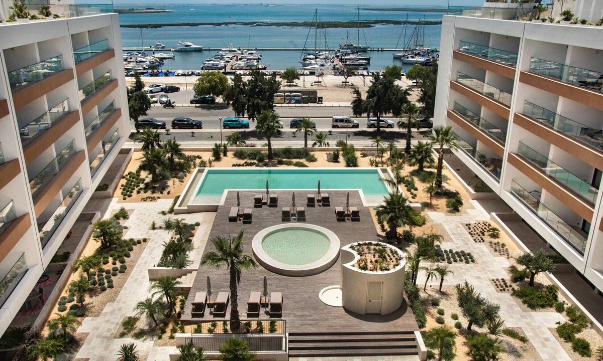 Olhao Apartment | Sophistication in the Heart of the Marina