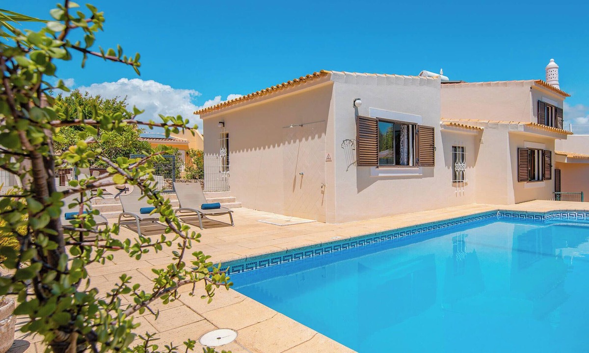 Patio Villa | Spacious villa with heatable pool in Albufeira