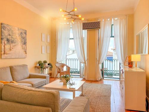 Santos Apartment | Stay as a Local! Santos Historical 6 Bedroom Apartment III