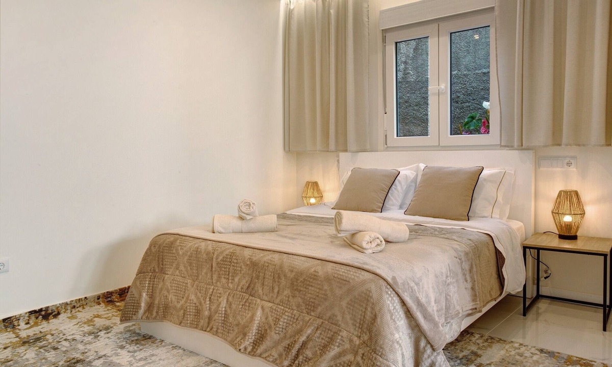 Imaculado Coracao de Maria Apartment | Studio Apartment '02' Shared Garden and Wi-Fi Access in Funchal