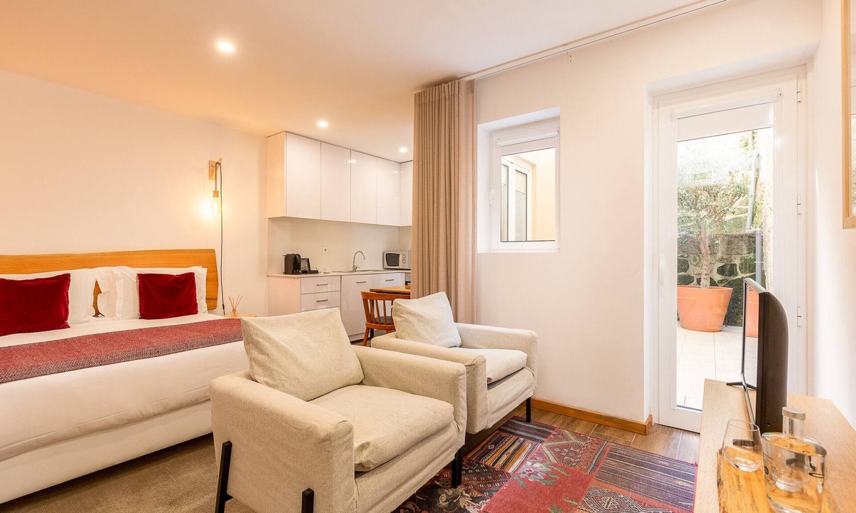 Centro / Baixa Apartment | Studio Apartment on the Ground Floor with Terrace